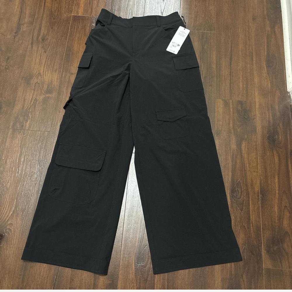 Alo Yoga Mid rise workwear cargo pant
